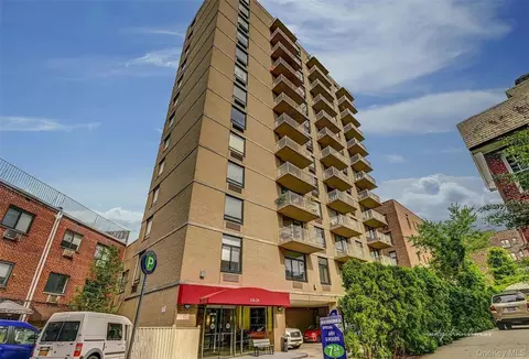 11624 Grosvenor Ln #8/D, Richmond Hill, NY 11418