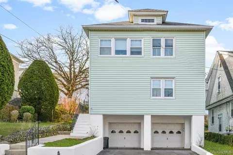 42 Crestview St, New Rochelle, NY 10801