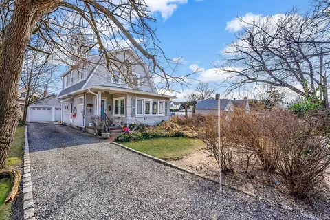 2469 Washington Ave, Oceanside, NY 11572