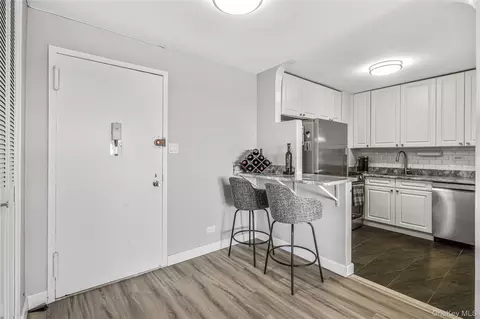 18-15 215th St #14 B, New York, NY 11360