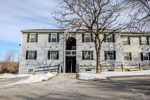 7 Lexington Hl #8, Monroe, NY 10926