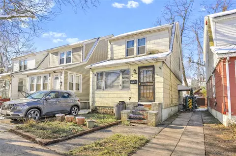 8060 162nd St, Jamaica, NY 11432