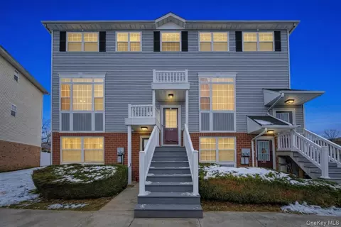 126 Mermaid Ln, New York, NY 10473