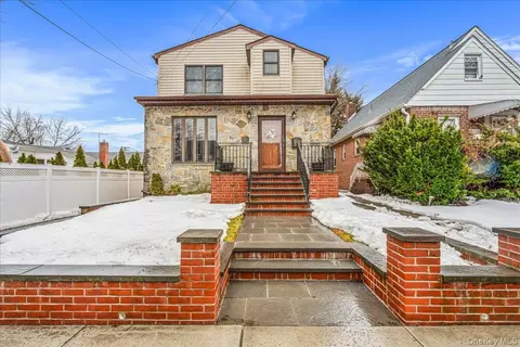 150-38 24th Ave, New York, NY 11357