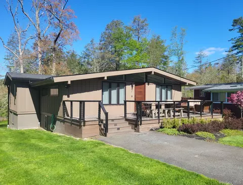 7 Donenfeld Dr, White Lake, NY 12786