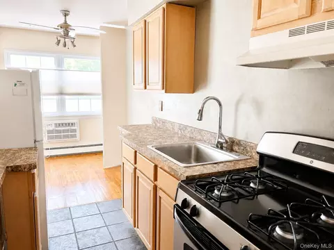 8 Colonial Rd #36, Beacon, NY 12508
