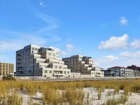 450 W Broadway #1A, Long Beach, NY 11561