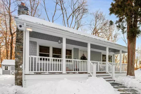 10 Skytop Dr, Lewisboro, NY 10536
