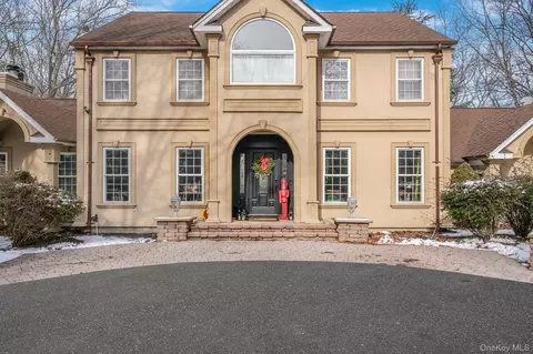 180 Miller Place Rd, Miller Place, NY 11764