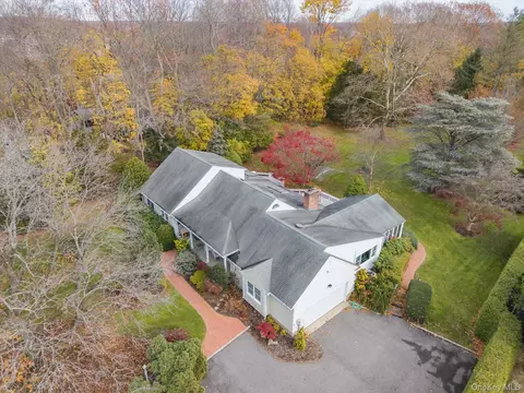 336 W Hills Rd, Huntington, NY 11743