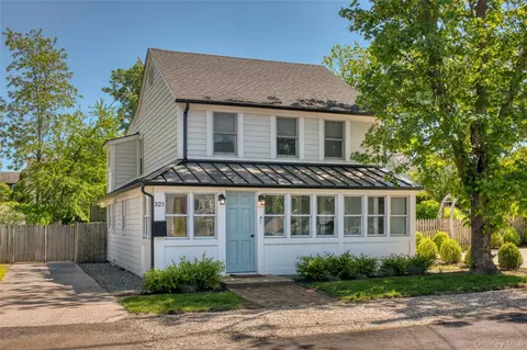 321 Bridge St, Greenport, NY 11944
