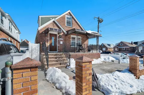 10967 131st St, South Ozone Park, NY 11420