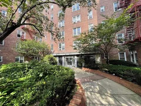 62-59 108 St #3G, Forest Hills, NY 11375