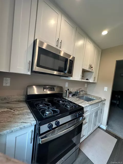 5 Oakdale Mnr #B14, Ramapo, NY 10901