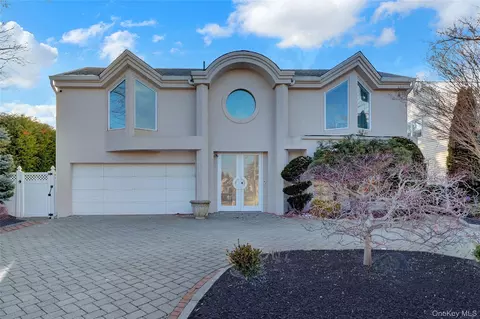 2988 Lee Pl, Bellmore, NY 11710