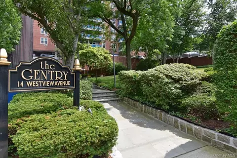 14 Westview Ave #204, Eastchester, NY 10707