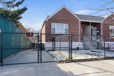 1003 Huntington Ave, New York, NY 10465