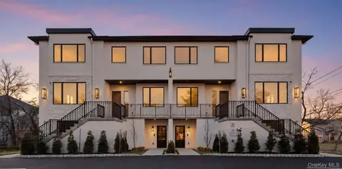 1 Dykstras Way W #201, Ramapo, NY 10952