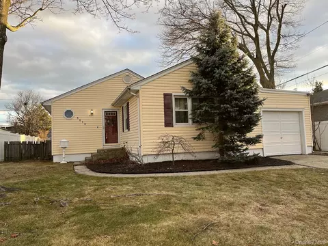3610 Locust Ave, Seaford, NY 11783