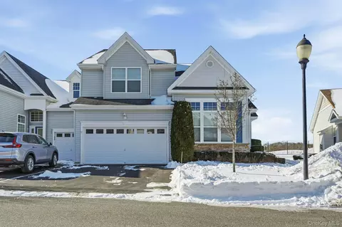 146 Augusta Dr, Medford, NY 11763