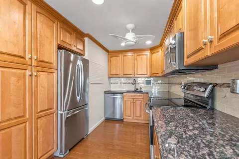 162-11 9th #7B, Beechhurst, NY 11357