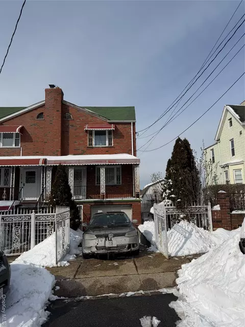 4727 Matilda Ave, New York, NY 10470