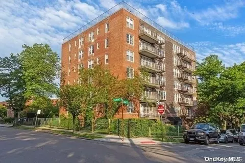 87-05 166th St # 4G, Jamaica, NY 11432