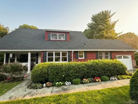 30 Carnegie Ave, Huntington, NY 11743