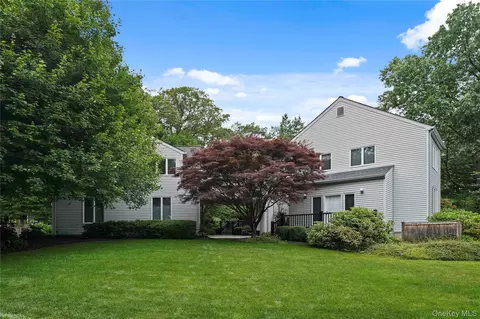 130 Bramblebrook Rd, Greenburgh, NY 10502