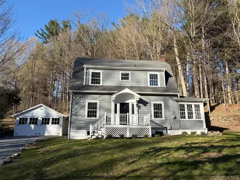158 Millwood Rd, New Castle, NY 10514