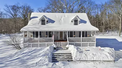 23 Briar Patch Ln, Clinton Corners, NY 12514