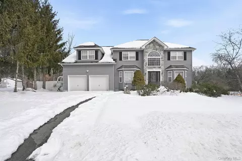 1010 Pine Vw, New Windsor, NY 12553