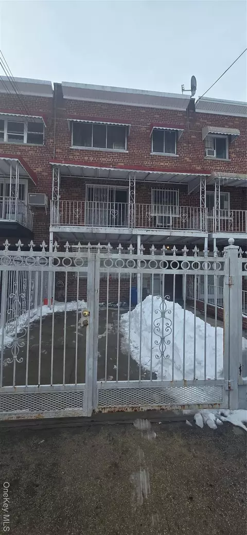 405 Saint Lawrence Ave, New York, NY 10473
