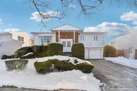 1864 Cynthia Ln, Merrick, NY 11566