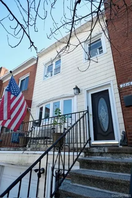 2816 Collis Pl, New York, NY 10465