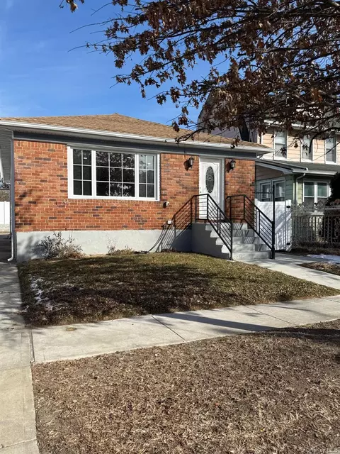 11511 180th St, Jamaica, NY 11434