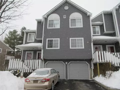 3 Skyline Ter, Clarkstown, NY 10954