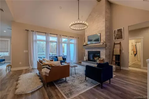 Other - 10 Shadow Ct, Wappinger, NY 12590 photo 2 of 8