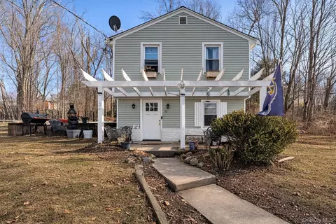 43 Greenridge Ct, Kent, NY 10512