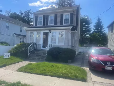 22 Eton St, Valley Stream, NY 11581