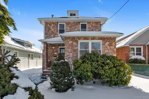 19410 Nashville Blvd, New York, NY 11413