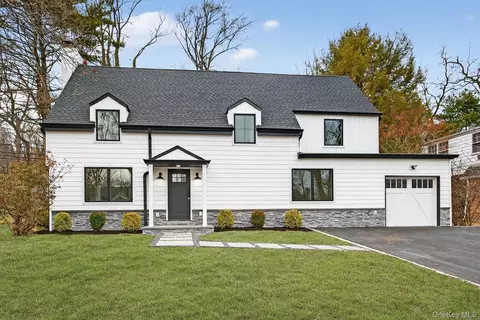 199 Salem Rd, North Hempstead, NY 11577