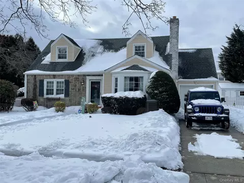 315 Maryland Ave, Freeport, NY 11520