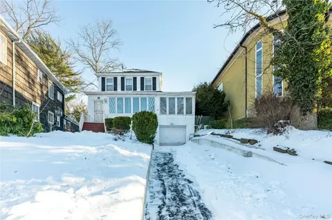 19512 Mclaughlin Ave, New York, NY 11423