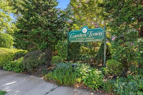 1203 E Broadway #G22, Hewlett, NY 11557