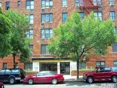 92-29 Lamont Ave #1B, Elmhurst, NY 11373