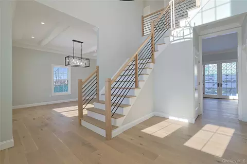Entry Way - 50 Austin Pl, Briarcliff Manor, NY 10510 photo 1 of 1