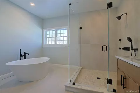 Bath - 50 Austin Pl, Briarcliff Manor, NY 10510 photo 1 of 2