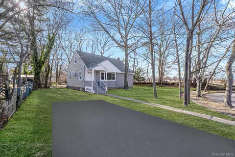 540 Mitchell St, Uniondale, NY 11553