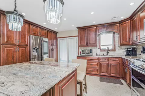 2248 E 70th St, Brooklyn, NY 11234